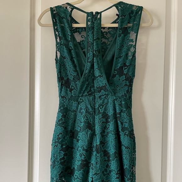 Bebe Lace Body Con mini Dress - Picture 7 of 8